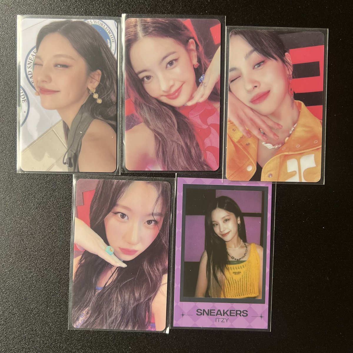 wts ITZY sneakers lucky draw pc
있지 스니커 럭드 포카 양도 합니다

🤍all 20$ / 일괄 2.5
🤍ww shipping ok

Dm plz 🎀

예지 리아 류진 채령 유나 있지 양도 교환 특전 미공포