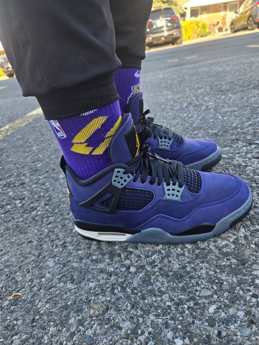 trudyspeaks's tweet image. 👟: Nike Air Jordan retro 4 'Lakers'
🧦: Nike x NBA 'Lakers' 
.
#kotd #snkrskickcheck #unds #lakers #nike