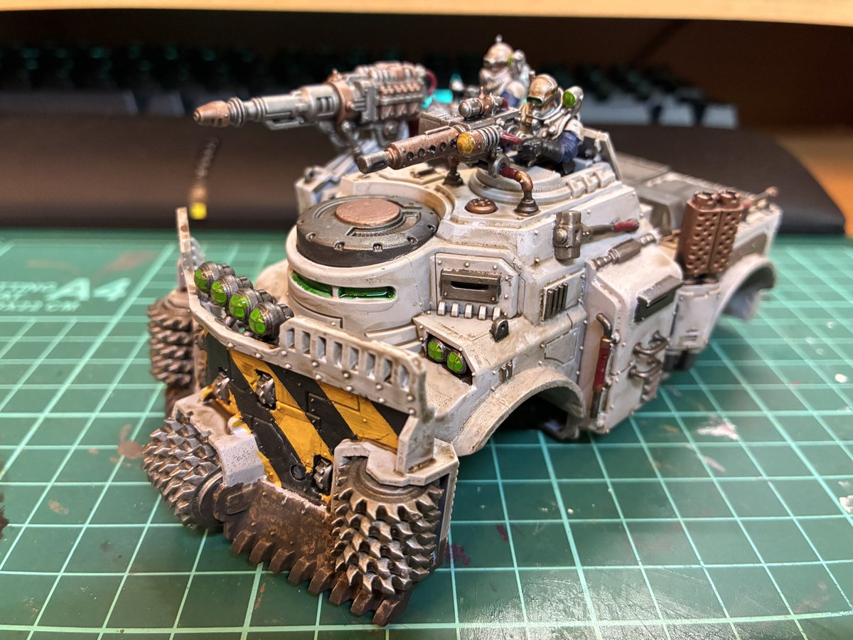 ブロメリア tweet media