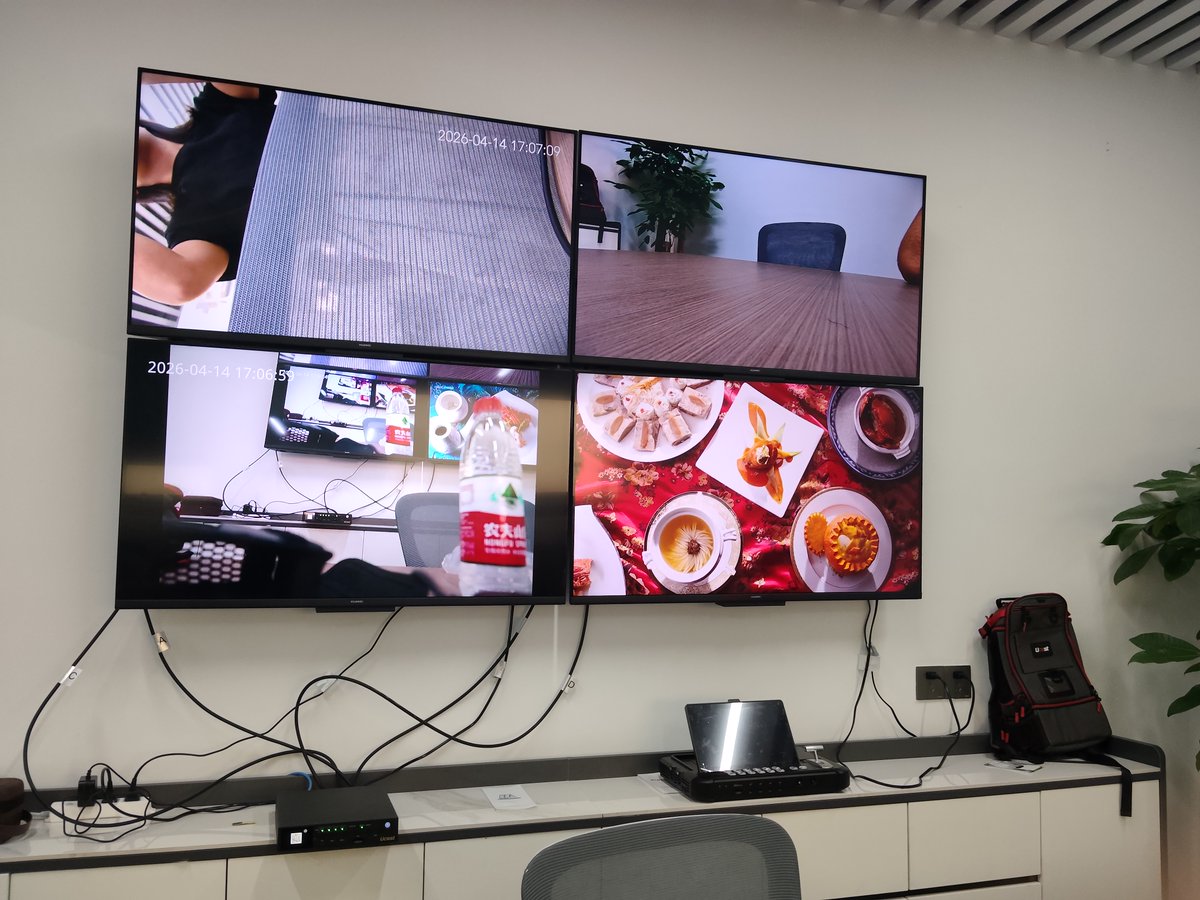 MangoChan12's tweet photo. Exciting times! 🎉

We were delighted to welcome a client all the way from Peru. They were truly captivated by our latest E400 4K Live Streaming Backpack – and our C3 5G Bonding Router, which keeps multiple devices connected seamlessly. https://t.co/MDgx43ckbi