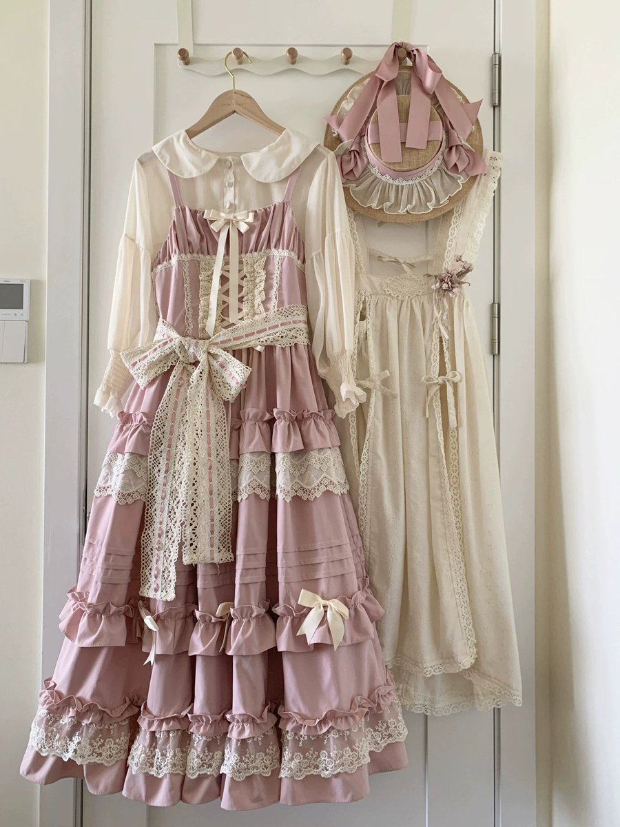 lolitakawaii_GO's tweet image. Falling into a pastel - pink fairy tale 🎀💖 Every layer, every lace, every bow is a whisper of old - fashioned charm. Who else wants to live in a world of frills and dreams? ✨ 

Shop now: lolitakawaii.com/products/lilli…

#LolitaFashion #PastelAesthetic #FairyTaleVibes