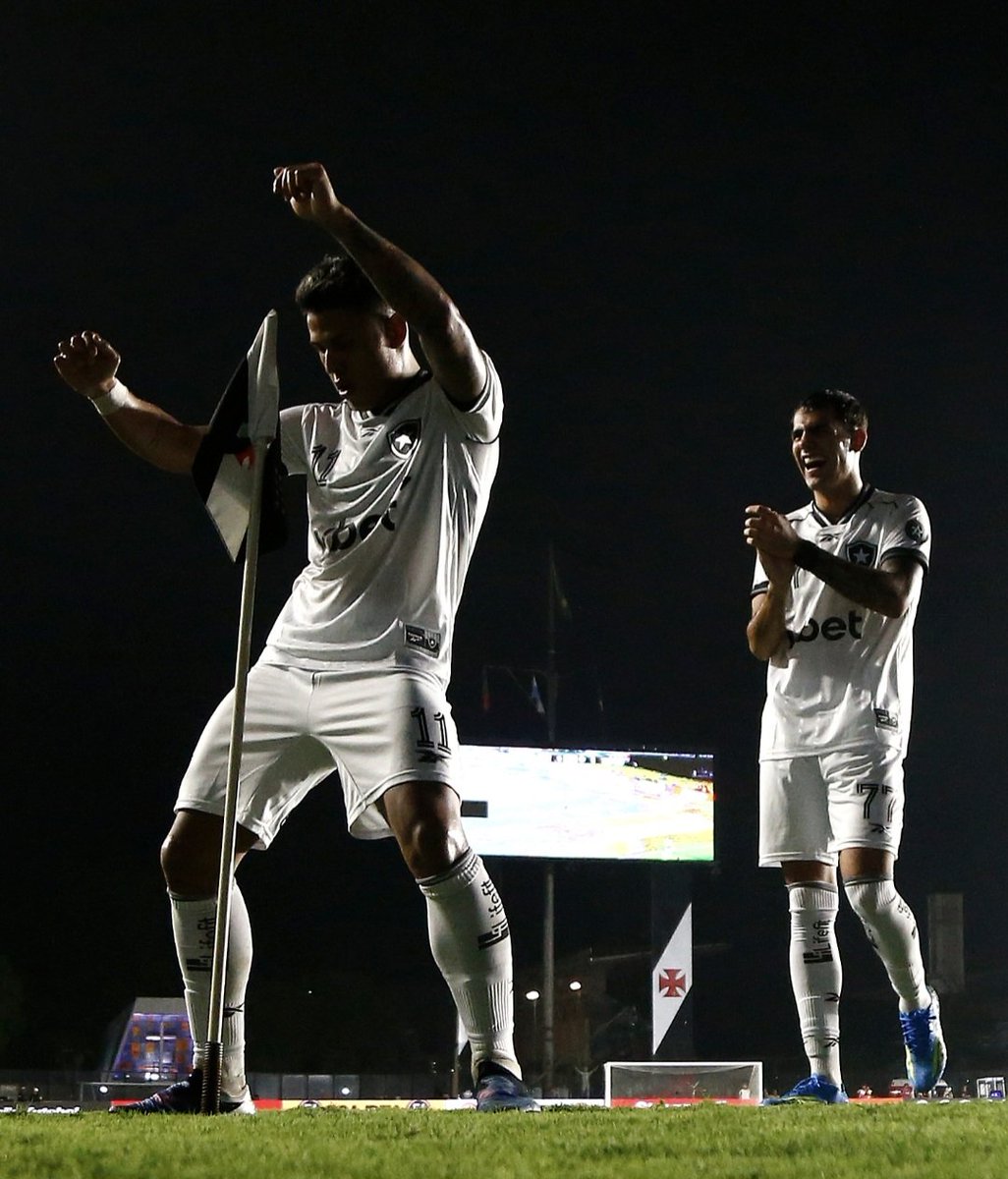 𝑹𝑬𝑵𝑵𝒀 𝑩𝑹𝑨𝑵𝑫𝑨𝑶 tweet media