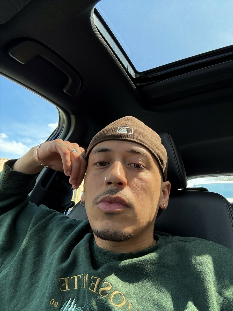 Warren Jay tweet media