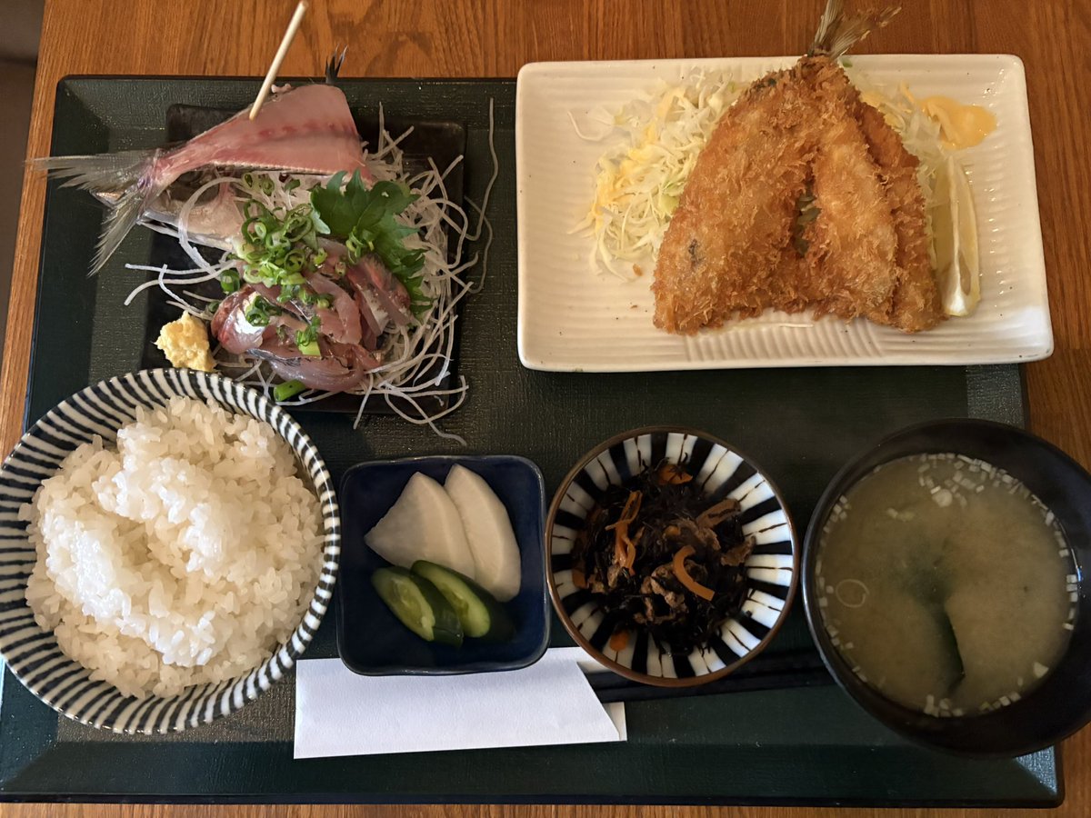 uosei2007's tweet image. こんにちは✨

【お休みのお知らせ】✨

誠に勝手ながら、
🗓 4月15日(水)・16日(木)
　は連休させていただきます。

皆様にはご不便をおかけいたしますが、何卒よろしくお願いいたします。🙇‍♂️🙇‍♀️

#うおせい
#箱根
#hakone