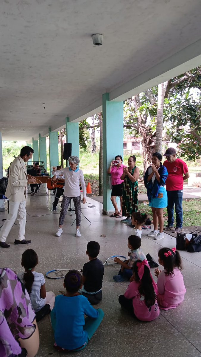 UCLVCU's tweet photo. La #UCLVnuestra desarrolló una actividad comunitaria en el Reparto Universitario, junto a la escuela primaria Marcelo Salado, fortaleciendo los vínculos entre la universidad y la comunidad.
#VillaClaraConTodos https://t.co/7SQ6Tm4T5a