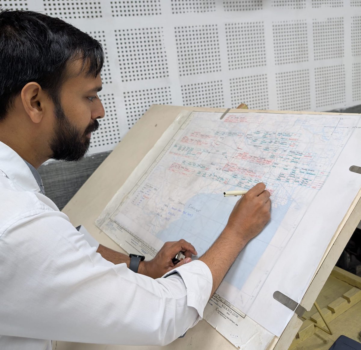 ✈️ SAR Course-26 का समापन CATC, प्रयागराज में (16 मार्च–13 अप्रैल 2026) हुआ।

देशभर के RCCs से आए 12 प्रतिभागियों ने NASAR, SAR सिस्टम, सैटेलाइट SAR, सर्च प्लानिंग व रेस्क्यू ऑप्स पर प्रशिक्षण प्राप्त किया।

#CATC #SAR #AviationSafety <a href="/AAI_Official/">Airports Authority of India</a>