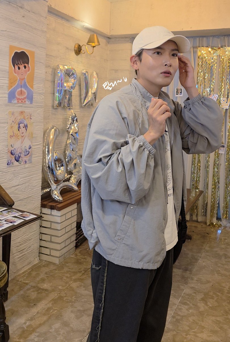 สอบถามความสนใจกิจกรรมคาเฟ่วันเกิดรยออุคที่เกาหลี

ปกติเราจัดคาเฟ่วันเกิดให้รยออุคทุกปีในนาม @.SEAofRYEOWOOK แต่นี่จะเป็นปีแรกที่ต้องการทำในฐานะเอ้วไทยค่ะ จึงต้องการสอบถามความสนใจจากเอ้วไทยด้วยกันในด้านทั้งกำลังทรัพย์และกำลังคน ผู้ที่สนใจสามารถติดต่อเราโดยตรงทางเดมได้เลยนะคะ