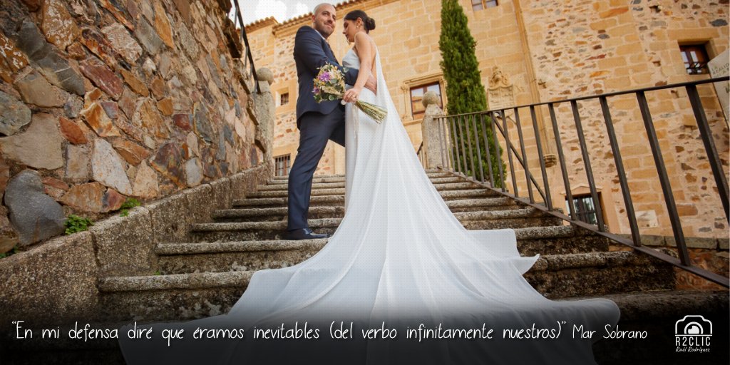 R2clic's tweet photo. “En mi defensa diré que éramos inevitables (Del verbo infinitamente nuestros) Mar Sobrano
(Reportaje de boda en Cáceres) ·
Foto de Raúl Rodríguez (https://t.co/XN7khv0Xnz) · #365VecesTeQuiero. #r2clic #fotosdeboda #frasesdeamor #bodaencaceres https://t.co/5TmJEVOiHZ