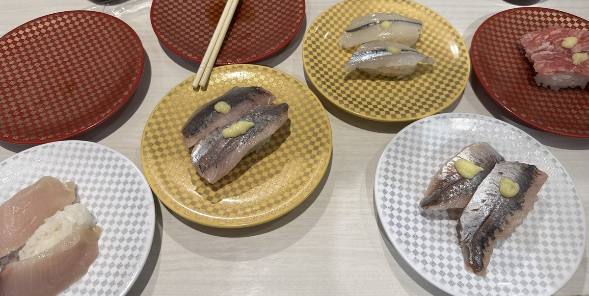 休みの日に朝からお寿司。
最高すぎる。

魚べい