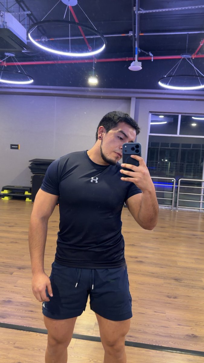 Melanote's tweet photo. Retomando x1216 🥵 https://t.co/6BB9hUkjUm
