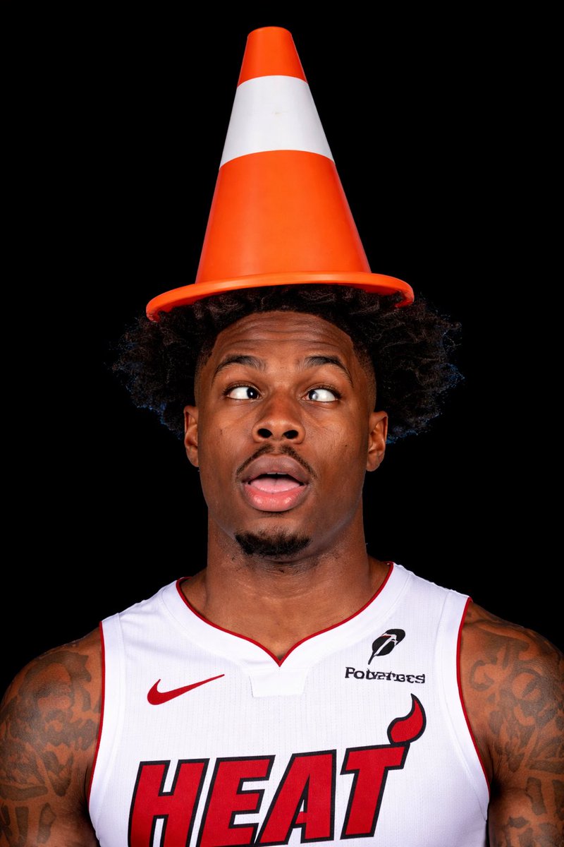 Davis tweet media