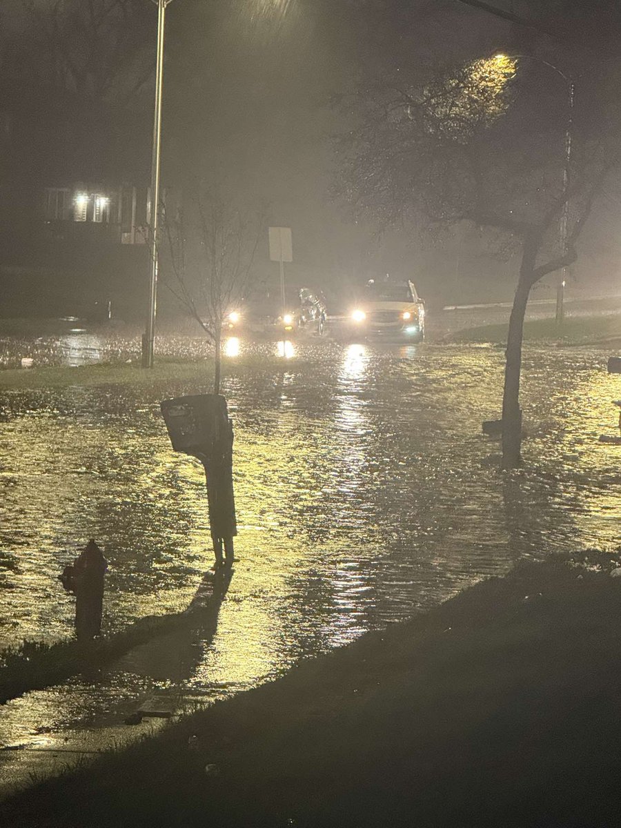 USFiR2015's tweet image. Milwaukee WI - 43rd/Good Hope - Flooding #Milwaukee #Wisconsin #Flooding #USFiR