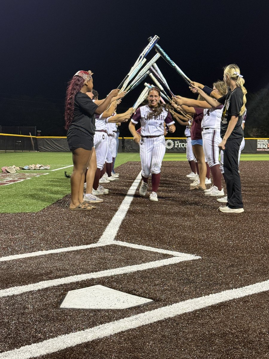BHSLadyBearSB's tweet photo. Thank you to our 4 SENIORS for your dedication the past 4 years. Don’t forget we are NOT DONE YET!! #SENIORS #RELOAD #PHITT #EFFORT https://t.co/x0hsEhjkx8
