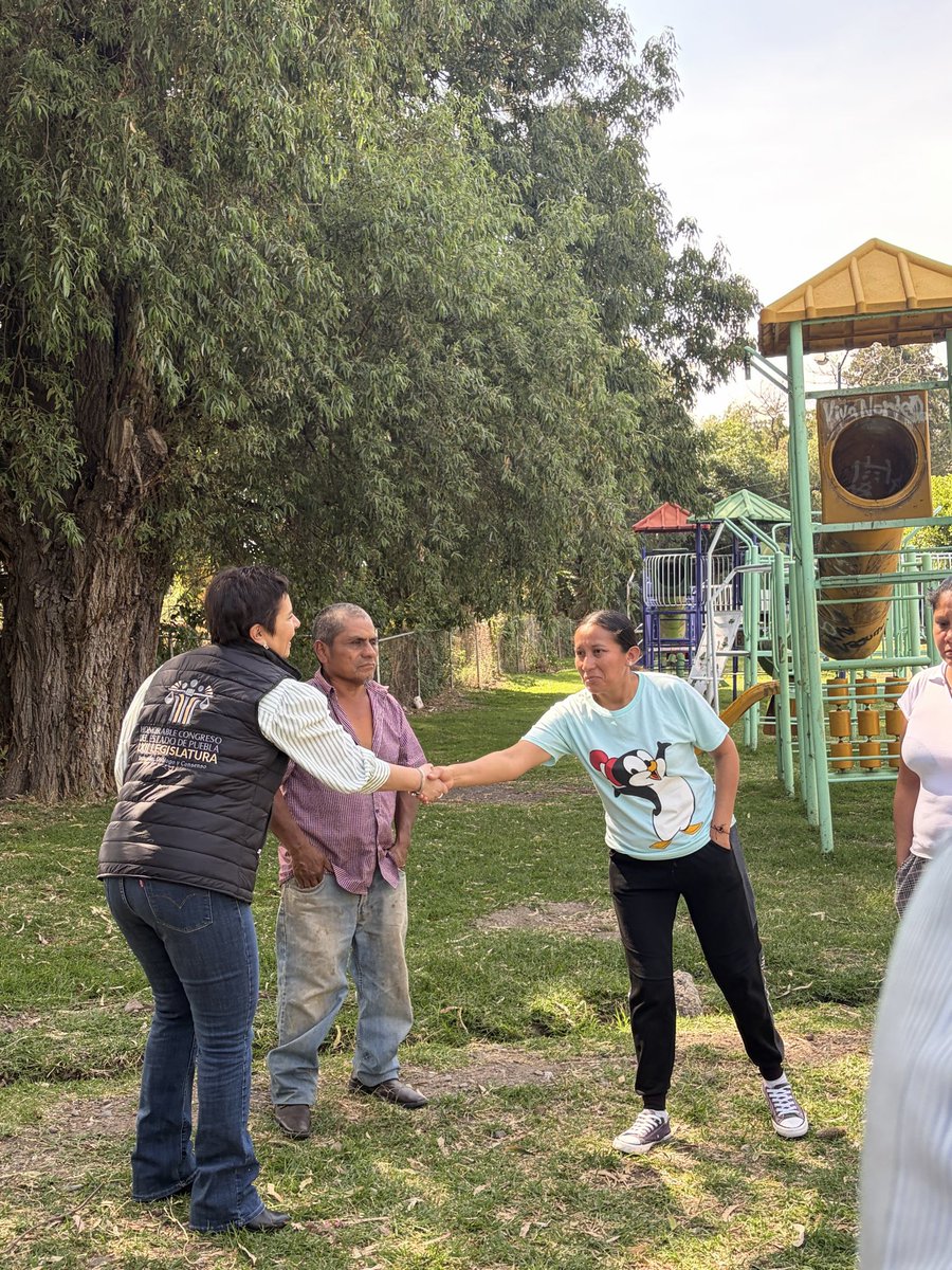 Después de un momento complicado en mi salud, hoy valoro más que nunca la vida y la oportunidad de hacer territorio. 💚

Regresar, escuchar y abrazar a la gente me recuerda por qué estoy aquí. Puebla se construye así: de cerca, con el corazón y con esperanza. #ColoniaInsurgentes
