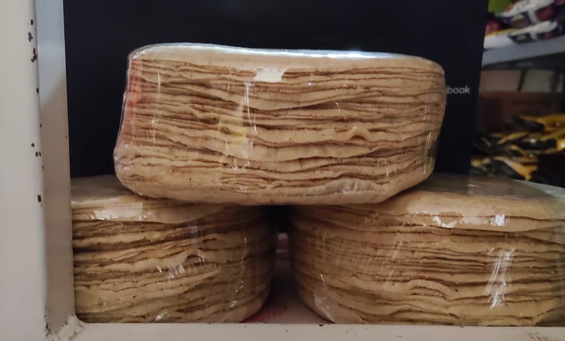 QuadratinEdomex's tweet image. Justo en la cartera, en el kokoro y en el taquito placero dominguero.

Desde mañana costará más el kilo de tortilla en #Edomex.

Aquí te decimos cuánto subirá.

edomex.quadratin.com.mx/desde-manana-c…