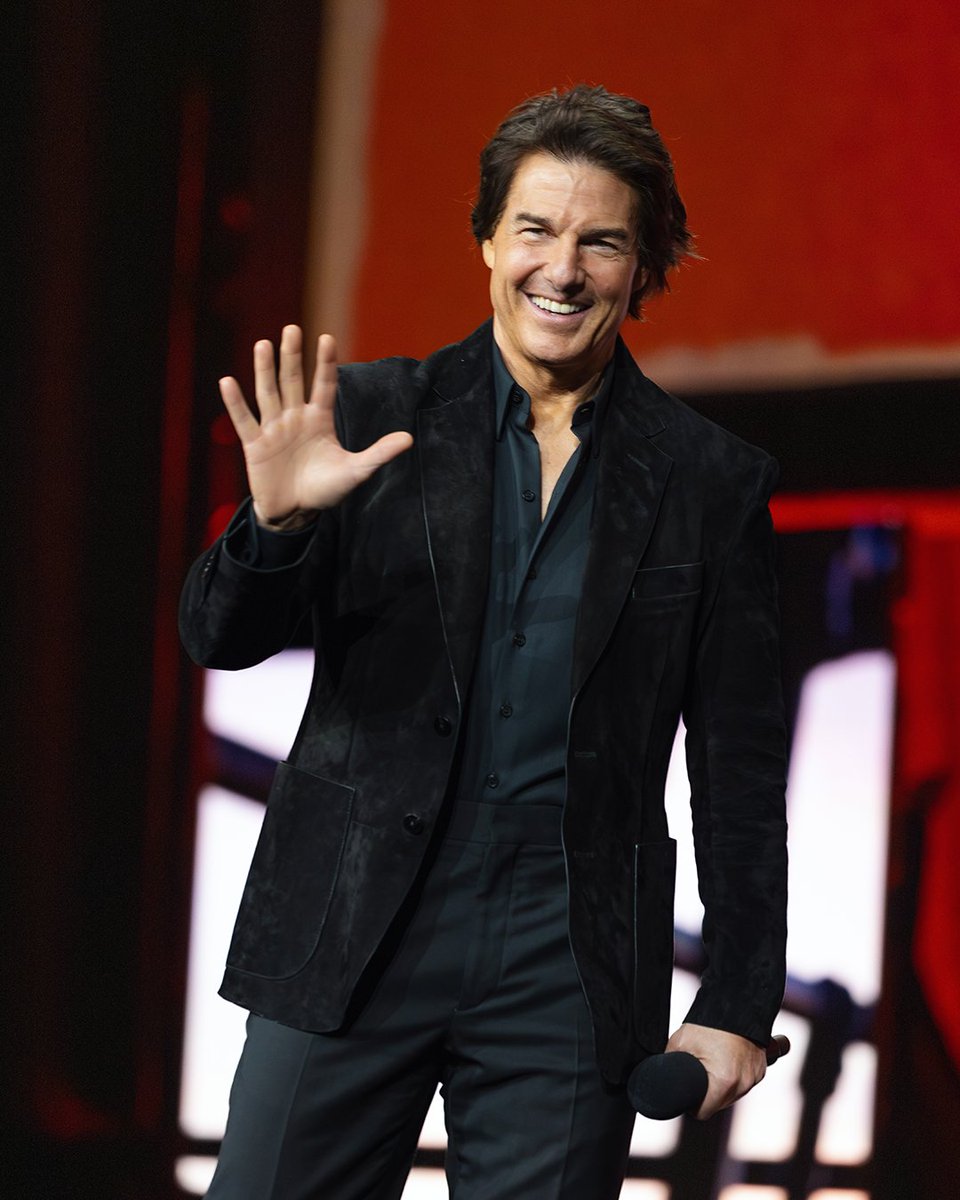 Tom Cruise tweet media