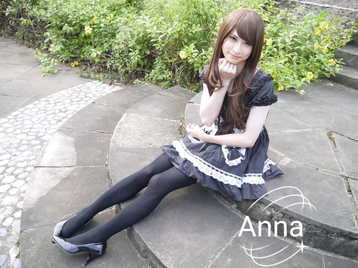 anna96543's tweet photo. 黑色lolita+黑絲+黑色高跟=完美組合 https://t.co/X0CIk0dohz