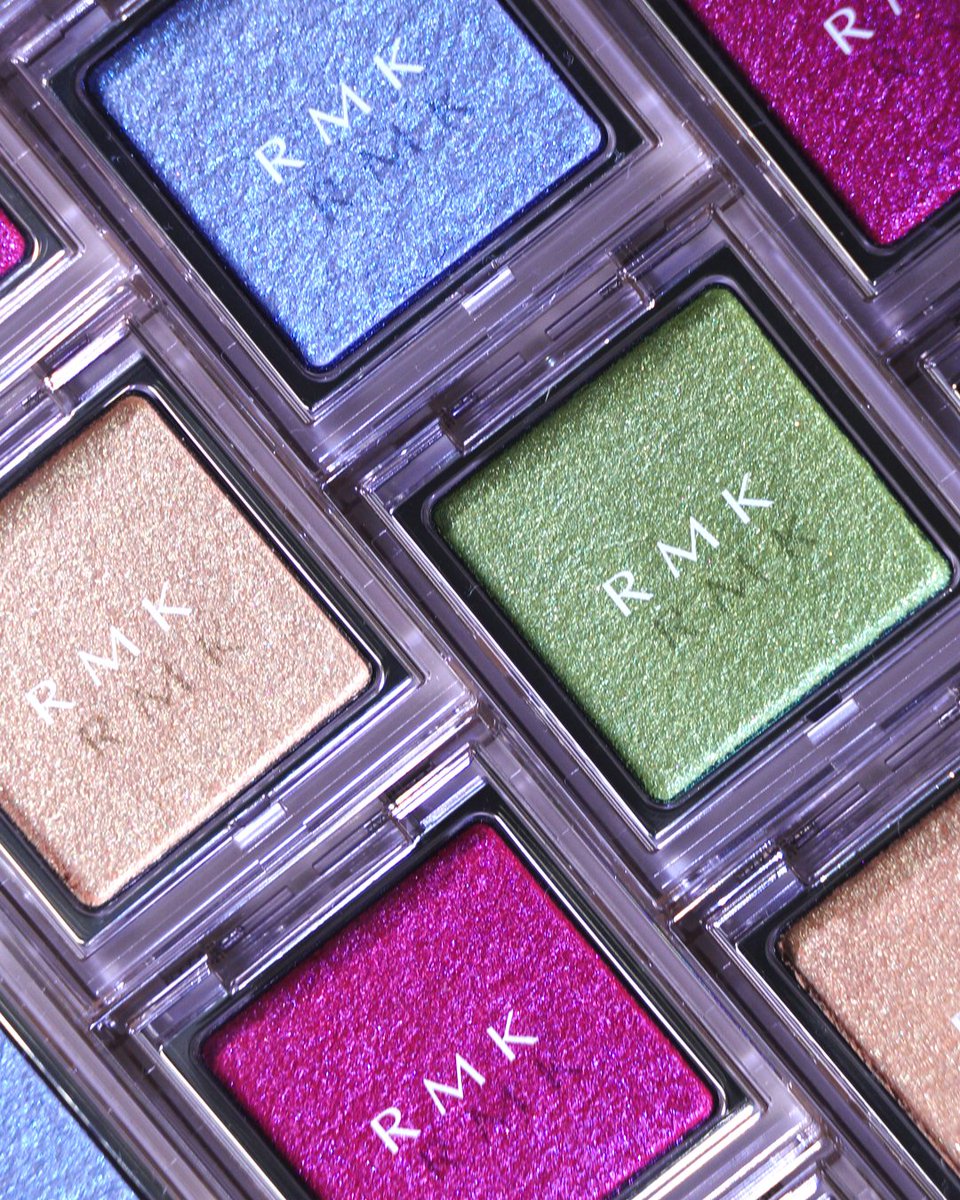 rmkrmk_jp's tweet image. 【好評発売中】

人気のシングルアイシャドウに夏のワンシーンを切りとったような限定5色が登場。
大粒のパールをたっぷりと浮かべて、単色でもまなざしの主役になるカラー。

#RMK インフィニシェイド シングル アイシャドウ
新色5色 各3,080円(税込セット価格)※数量限定

▶️x.gd/fJSfN