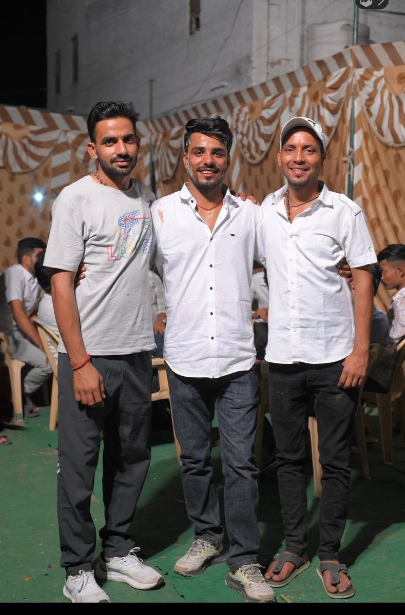 आज मेरे लाड़ले छोटे भाई मनोज का जन्मदिन है मैं एक बात दिल से लिख रहा हूँ भाई ही भाई का मज़बूत दोस्त होता है और दिल का मज़बूत परिवार में सबसे समझदार और सबकी मदद करने वाला भाई मनोज को जन्मदिन की हार्दिक बधाई एवं शुभकामनाएँ आप हमेशा प्रगति करे और ख़ुश रहे ॥<a href="/SachinPilot/">Sachin Pilot</a>