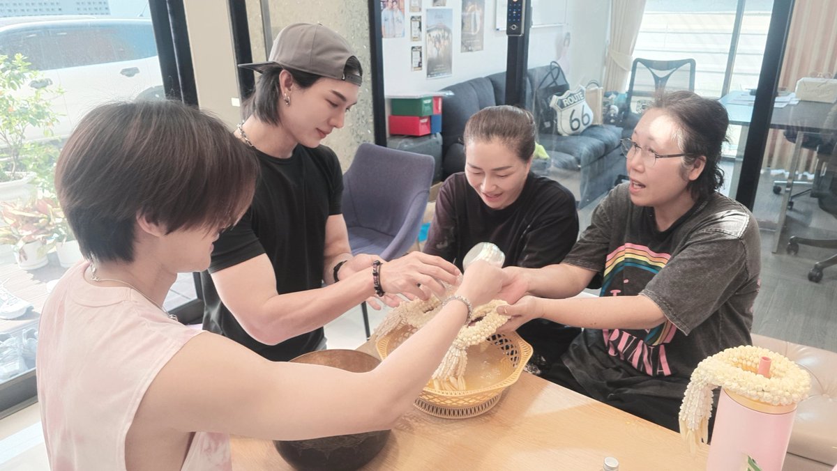 เจบิง ที่ชื่อจริงว่าเซลินน์ 😜 🤍🤍 tweet media