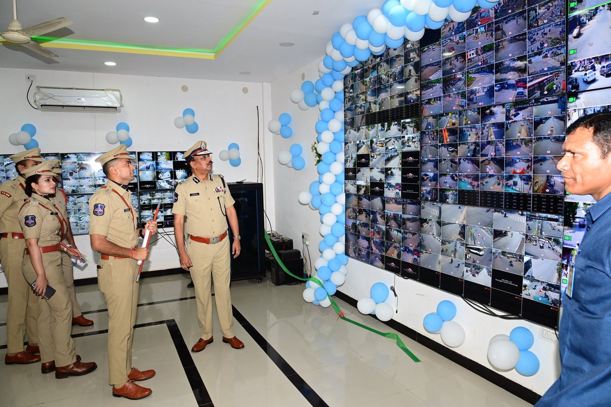 adilabad_sp's tweet image. 🚨 Adilabad goes Smart &amp;amp; Safe 👁️
490 new CCTV cameras launched by DGP B. Shivdhar Reddy
🔹207 town | 🔹283 rural | 🔹700+ total
👮 Under SP Sri Akhil Mahajan
📡 24/7 Command Control monitoring
🛑 Safer Streets | Stronger Policing
#AdilabadPolice #CCTV #SmartSurveillance #SafeCity