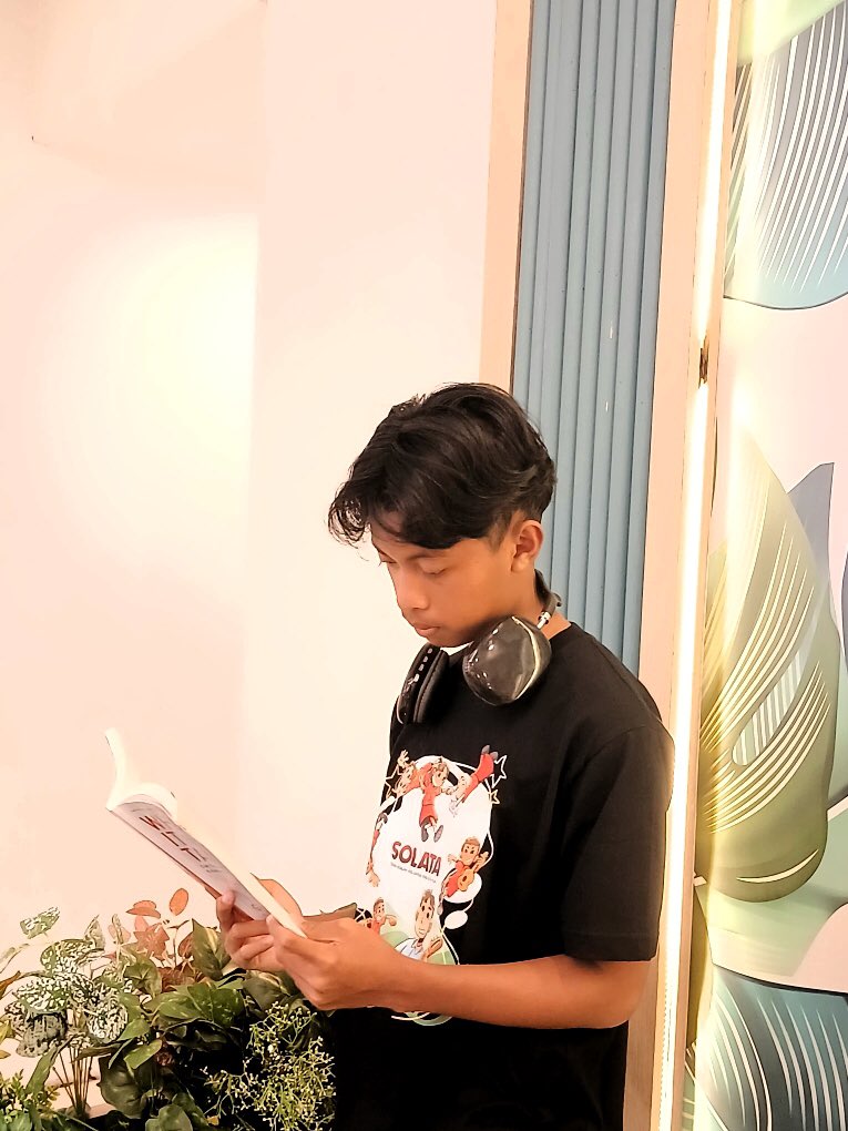 ichwanpersada's tweet photo. Official t-shirt film SOLATA hadir di aplikasi Preloved 

Kamu bisa dapetin t-shirt cakep ini di aplikasi asli Indonesia, Preloved.

Plus ada gratis ongkir 10K lho. Persediaan terbatas.

https://t.co/4hwMHvd2Yp https://t.co/wpogG5sAVq