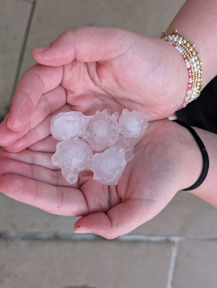 HailTrace's tweet photo. ⭐️⭐️⭐️ 3-STAR STORM — Marion, IN
🌨️ Largest Hail: 2.00"
🏠 24,000+ structures hit (1"+)
📍 Marion / Galveston, IN | April 14, 2026

A powerful storm raced across central Indiana today. Marion took the hardest hit in the state.

Ottawa KS yesterday. Eastern Iowa this afternoon. Madison WI tonight. Now Indiana.

👉 See the full map: https://t.co/Uqr4dUjcVC