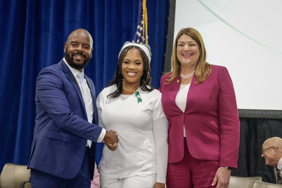 Miami Dade College tweet media