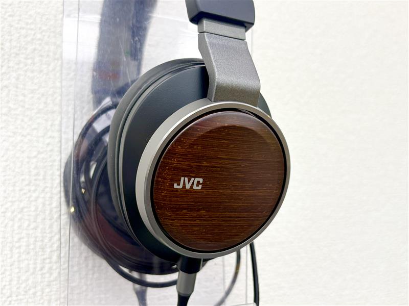 e_earphone_NPB's tweet image. 【♻️中古商品♻️情報📢】
“木”を用いて上質で自然な響きを再現

#JVC
『CLASS-S WOOD HA-SW02』
🏷️状態：Aランク
📦外箱：あり
⚙️付属品：完備
🛡️中古保証：30日
📍場所：eイヤ大阪日本橋本店 2階・中古フロア
ご試聴も可能です♪

♻️今日は中古の日♻️
・中古商品が 5％OFF✨＆ポイント3倍🎯
