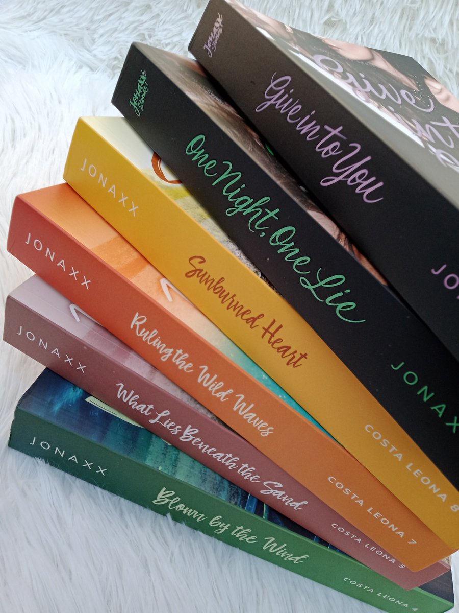 InkReadibleChpt's tweet photo. FOR SALE 
wts | lfb 

COSTA LEONA BOOKS 
(4,5,7, &amp; 8) (GLS ONOL &amp; GITY)

#jonaxx #costaleona #goodlipsseries #blownbythewind #whatliesbeneaththesand #sunburnedheart #rulingthewildwaves #giveintoyou #onenightonelie #forsale #collector #lookingforbuyer https://t.co/mvbWfGLNvL