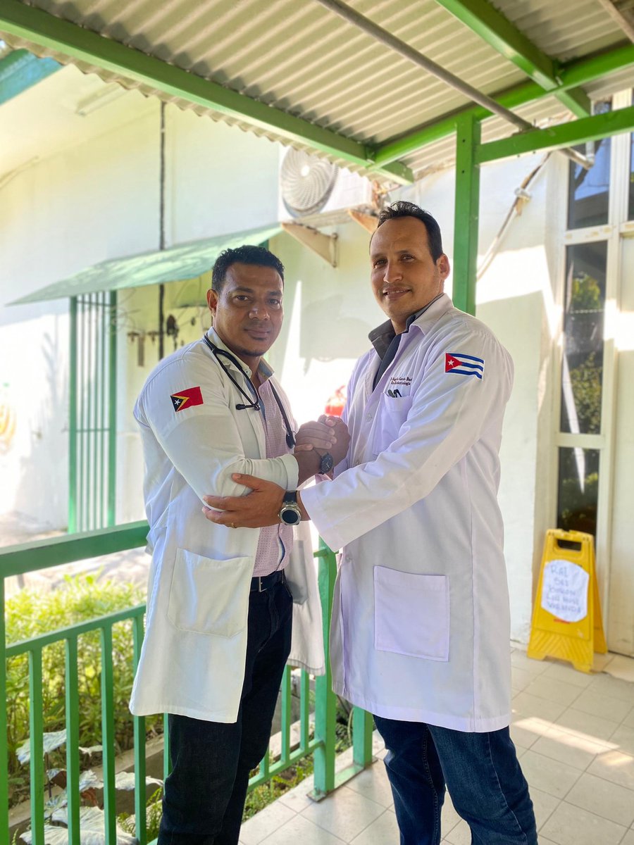 Intercambio de trabajo entre el Dr. Rogelio Garcés, Coordinador de la #BMCTL #HNGV, y el Dr. Gustavo Do Rosario, Jefe del Departamento de Medicina Interna, con el objetivo de fortalecer la organización de los servicios y garantizar una atención médica de mayor calidad