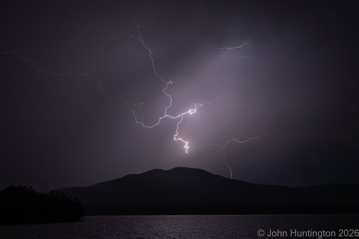jhuntington's tweet image. The #severe #thunderstorm and some backside #lightning this evening from the Ashokan reservoir #nywx
