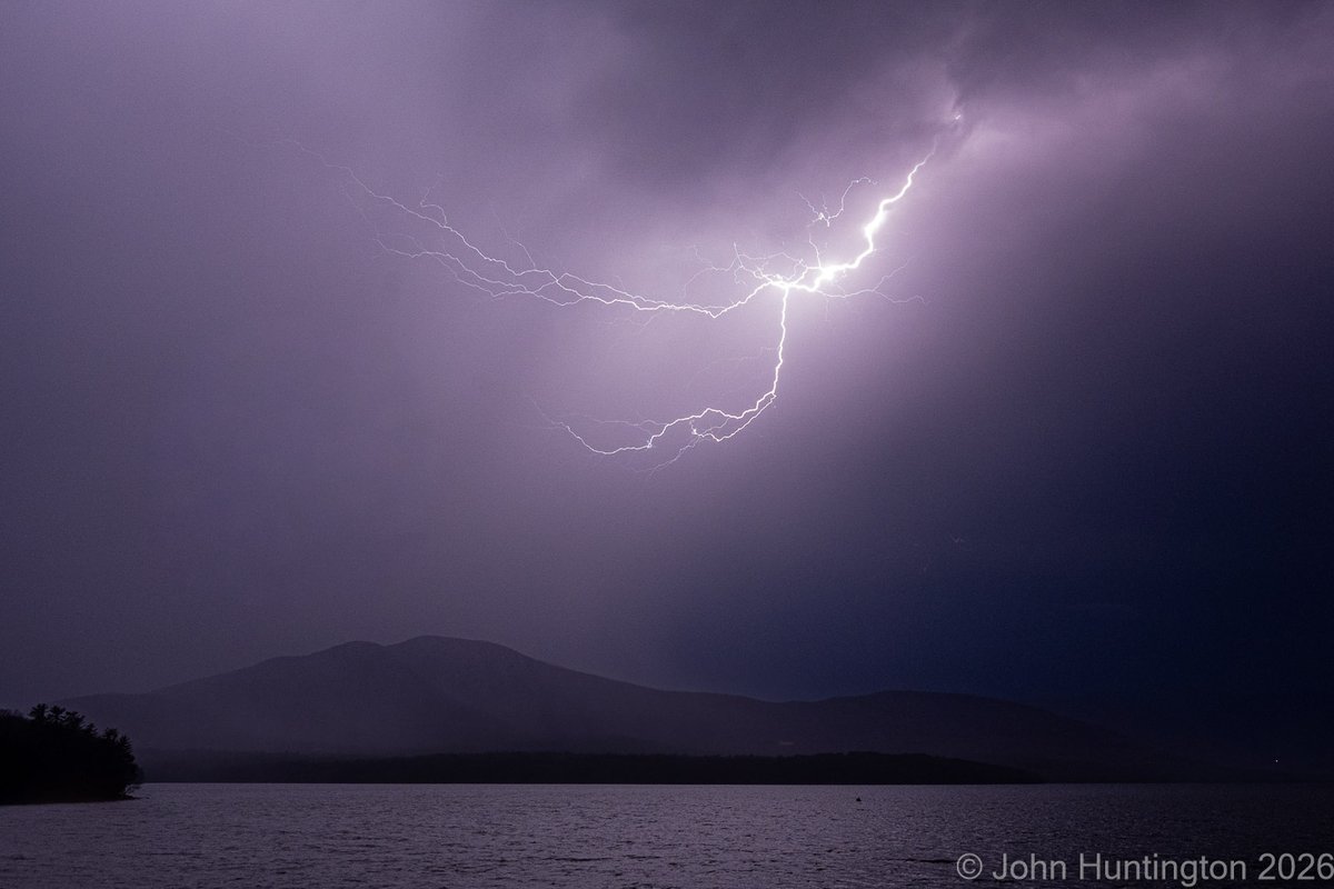 jhuntington's tweet image. The #severe #thunderstorm and some backside #lightning this evening from the Ashokan reservoir #nywx