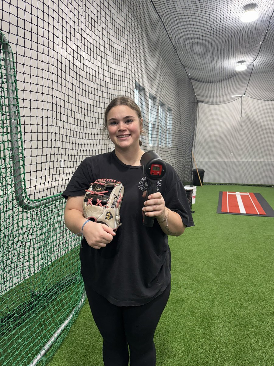 LeahGSoftball's tweet photo. First lesson in a while with Coach Allison Porter. Velocity continues to climb. Ahead of goal. Up to 57mph, https://t.co/utxZxj1eAW