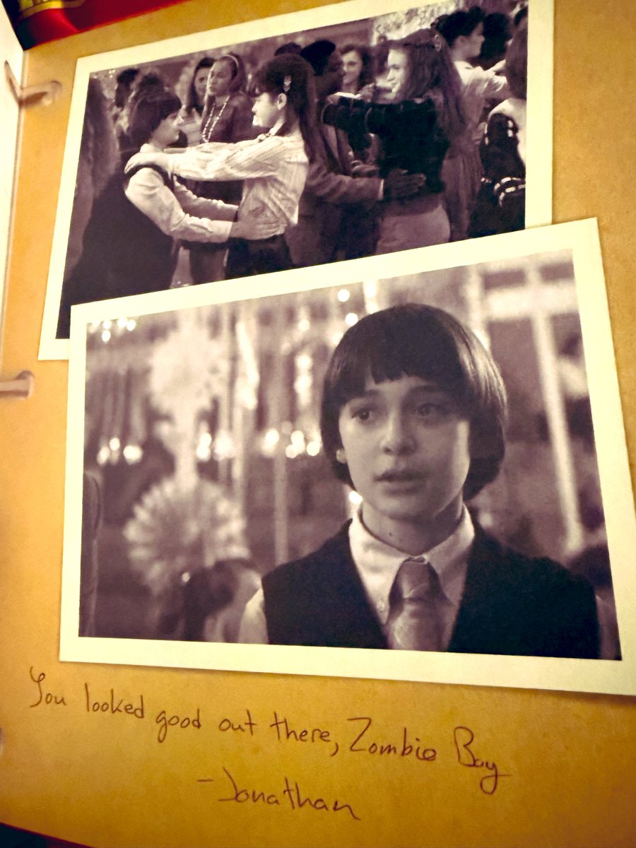 AngelInTheRightSideUp tweet media