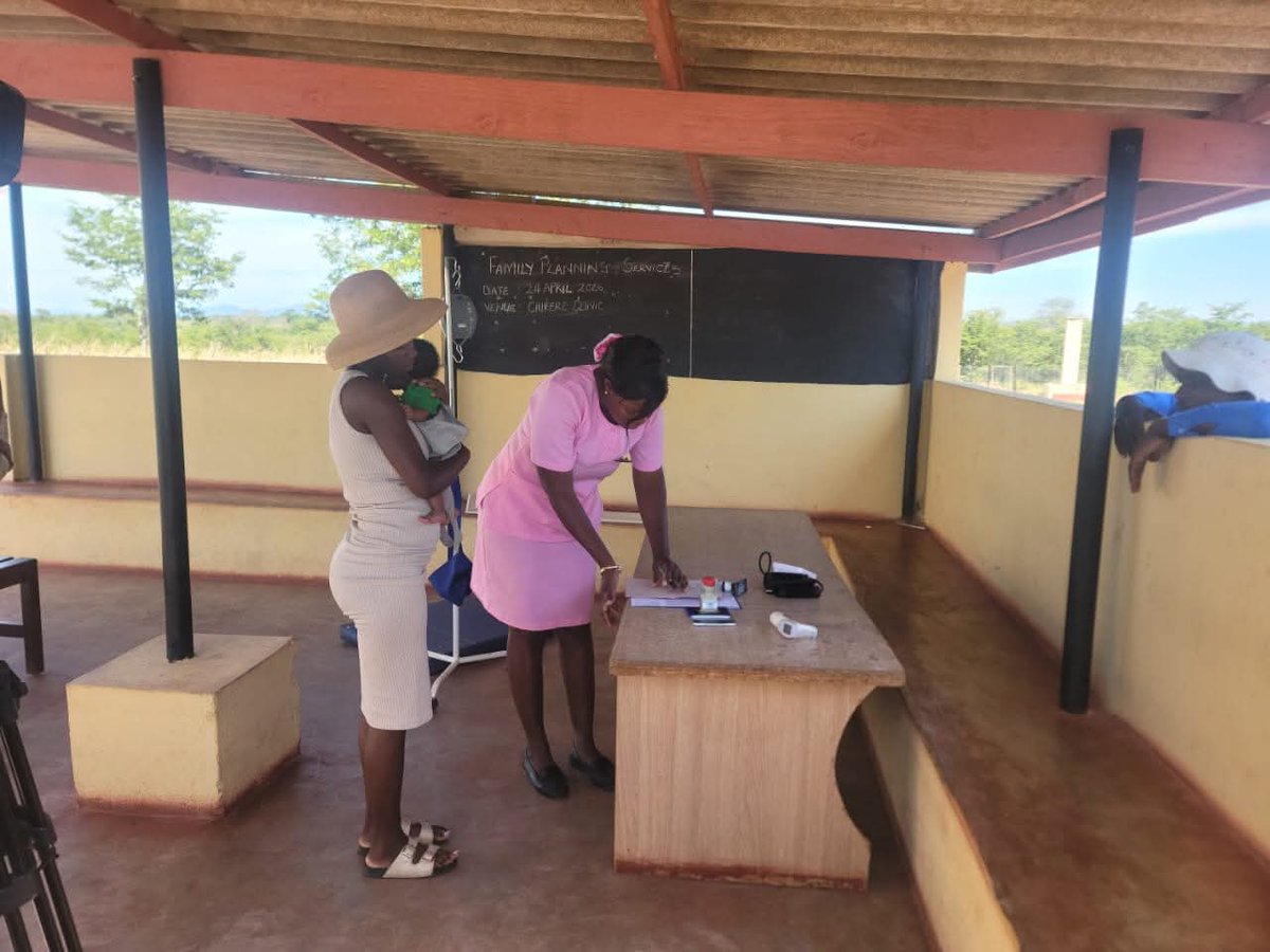 VulindlelaNdab2's tweet photo. Progress in Zvishavane!
President @edmnangagwa's devolution initiative brings quality healthcare to rural communities with a new clinic. Essential services now closer to home #ZimbabweForward #DevolutionWorks @MoHCCZim https://t.co/AAW7aMF1DX