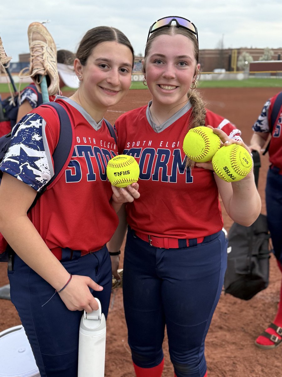 CharlieRz2029's tweet image. 2 more 💣💣 today.   Was a great team effort to pull ahead in the bottom of the 4th.  #opportUNITY @SStormsoftball @IMG_14uNational @MagicGoldGL @MagicGoldSB @tagupSoftball @MaxPreps