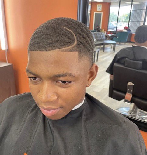 trapkutz's tweet photo. @kimkushx Located In SW Houston If You’re Looking For A Barber 

- Solid Prices 
- All Naturual (Enhancements Offered Upon Request)
- Appts Available
- Mobile 
- Check Out My IG @trapkutz 

DM Me Let’s Work 💪🏾 https://t.co/m1qNT9vTSl