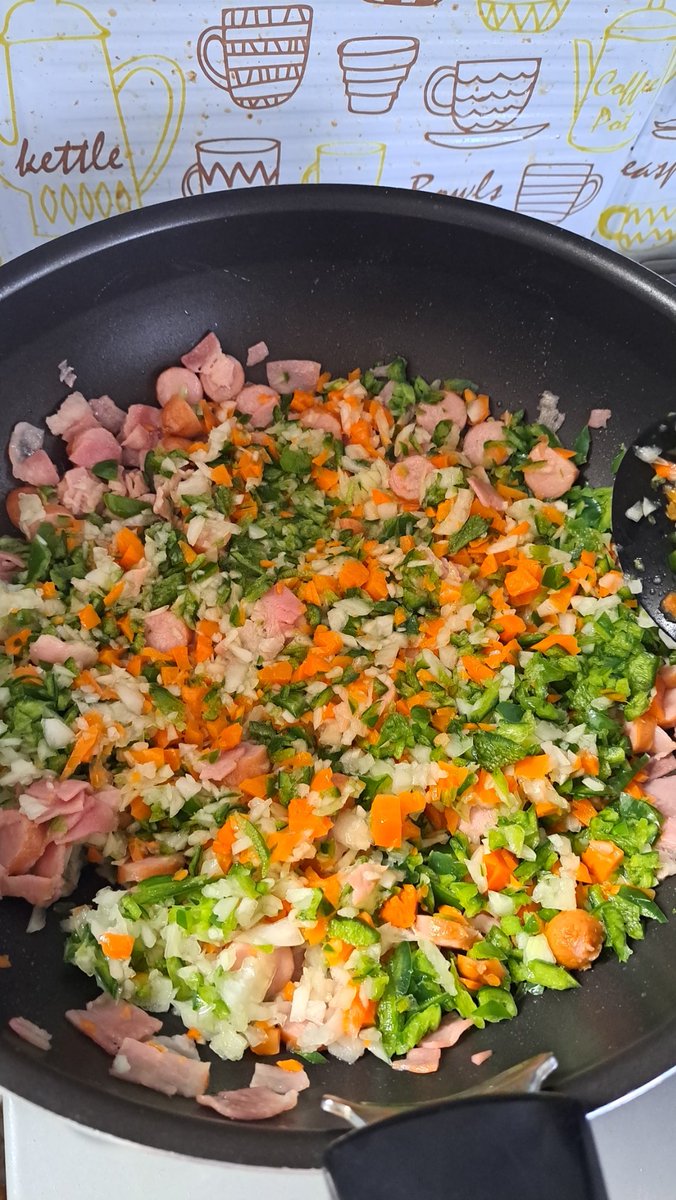 オムモモ tweet media