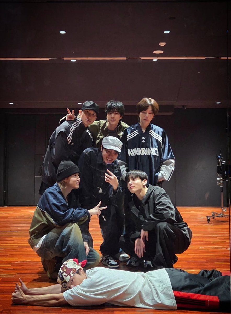 ᴮᴸᴬᶜᴷᴶᴵᴺ ✈︎ 𝘈𝘙𝘐𝘙𝘈𝘕𝘎 ⟭⟬ ⁷ tweet media