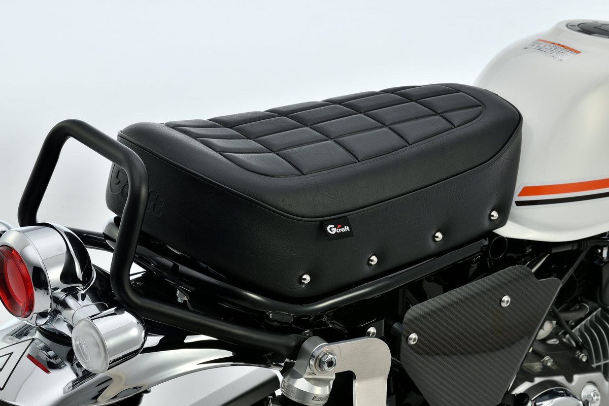 Gcraft_official's tweet photo. ～モンキー125 NRシート～

モーターサイクルショーでも人気だったNR（ネオレトロ）シートですが、今月末発売です！！

純正マフラーにもマッチしますので、オススメです🐒

（スチール製ダウンチューブは試作品です🔧） https://t.co/DVqZUxXqlD