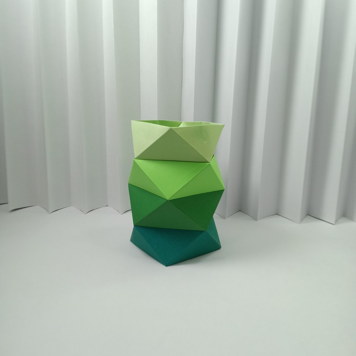 MaitreyeeDhar97's tweet image. Tiny Creation, Big Uses: Pen Stand | Vase | Organiser
#origami #art #craft #paper #papercraft #newspaper #diy #penstand #decor #PenStand #Vase #Organizer