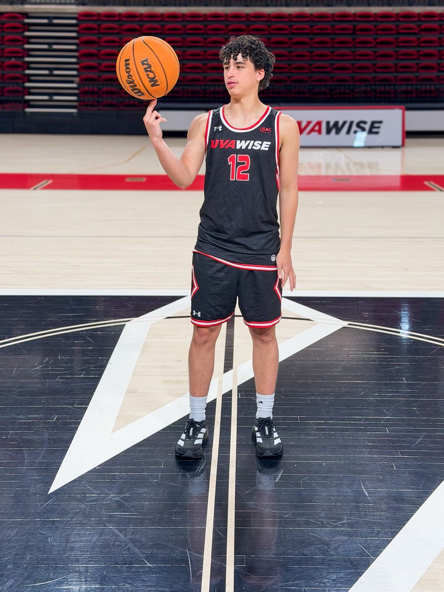 lofton_looney tweet media