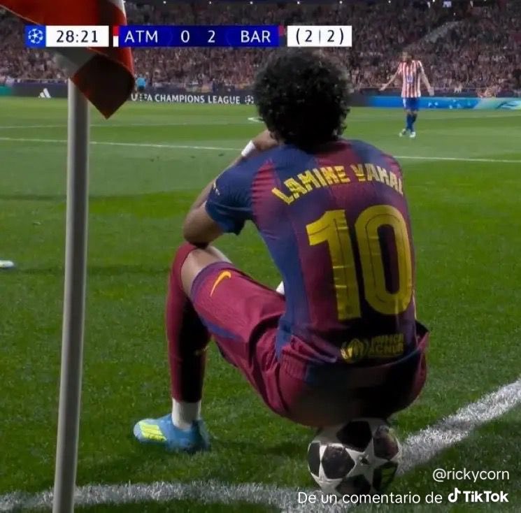 diegoremtz's tweet photo. Los culés esperando la sexta por 12 años consecutivos. https://t.co/pnT2dr6yp2