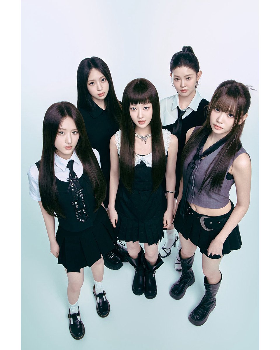 JHllO8's tweet image. 상반기에 데뷔하는 하트오브우먼 하실 분
5명 다 존예임

지현(최지현) 04
채이(윤수인) 05
아인(한정연) 05
리리(이다경) 07
류인(판류인) 07

#heart5woman #하트오브우먼 #HOW