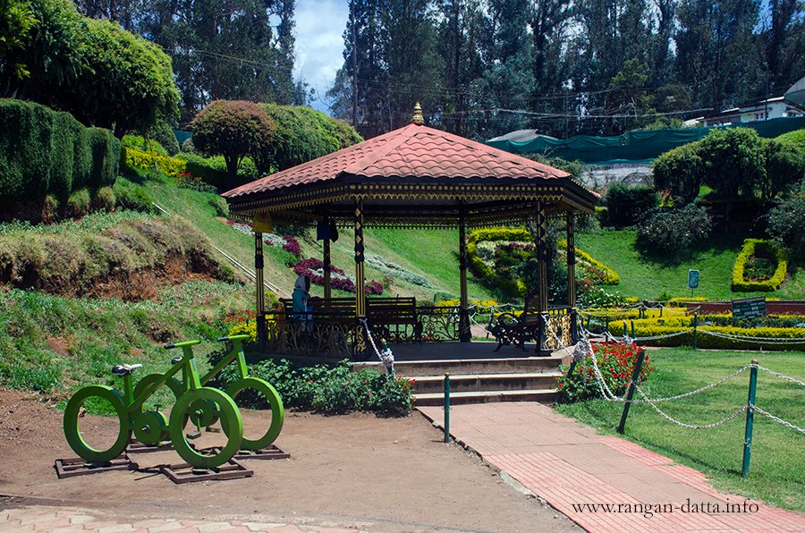 rangan_datta's tweet image. #Blog post No 504 
Ooty #Travelogue 
A one-and-a-half-day tour of the Queen of Hill Station covering viewpoint, gardens, lake, colonial mansions, tribal huts and elegant churches. 

tinyurl.com/bde9dn7d