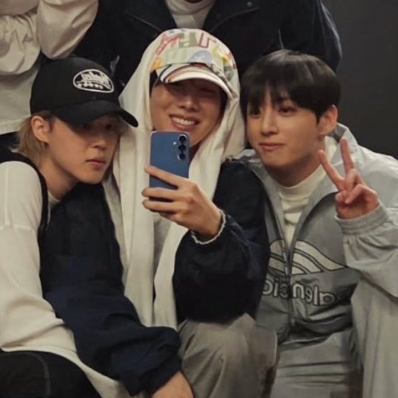쵸 tweet media