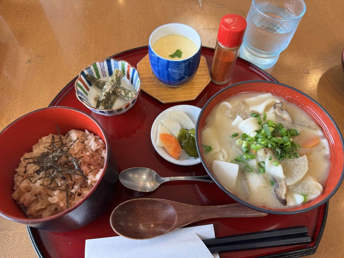 今日は大分県別府市に来ています。ランチは大分名物だんご汁。