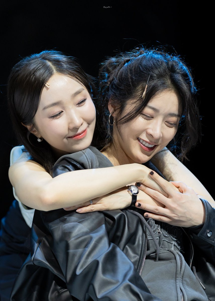 260414 연극 더와스프 막공 무대인사

카알라 #정우연
헤더 #김려원

🤍

#포카리샷