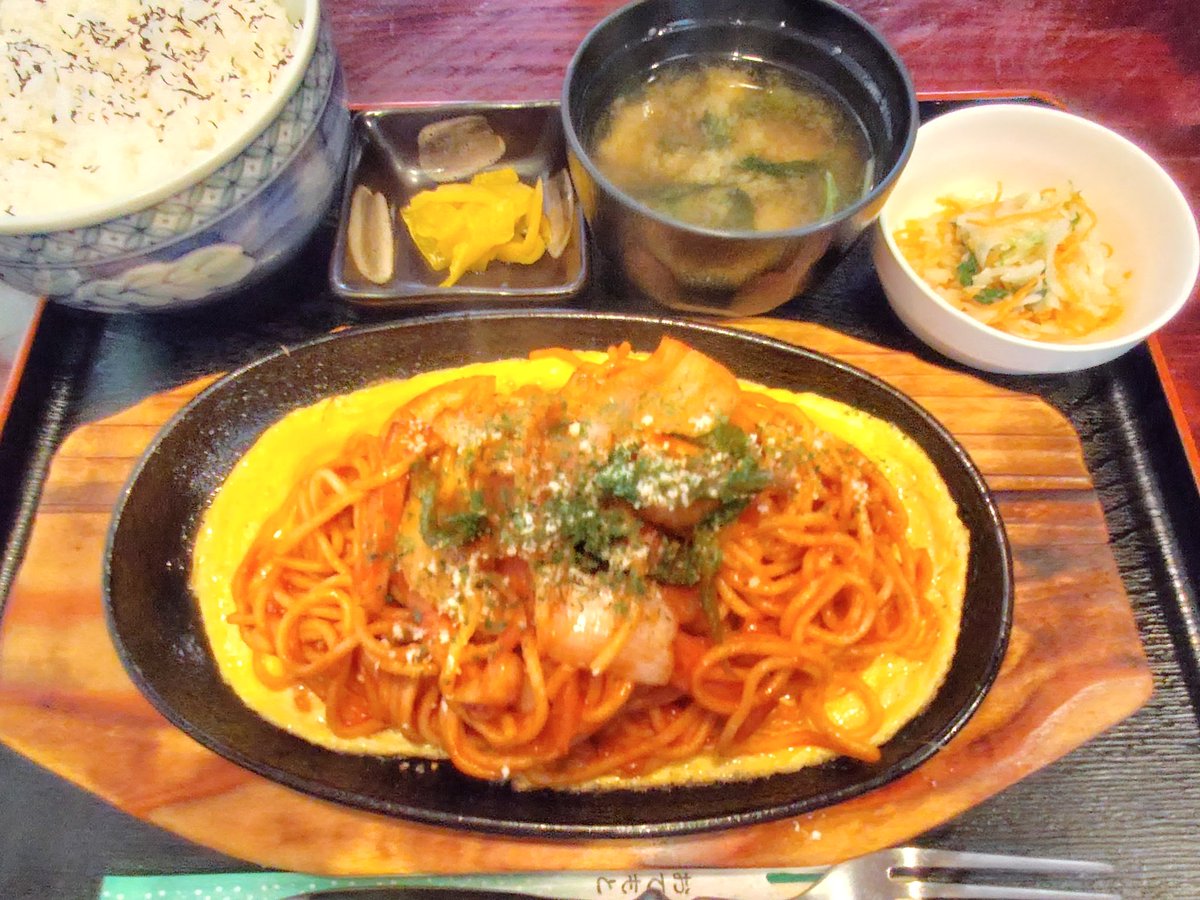 今日のランチ🥢名古屋めし🏯
🔥🍝鉄板ナポリタン🤩🤤
🧐ちょっと久しぶり😋